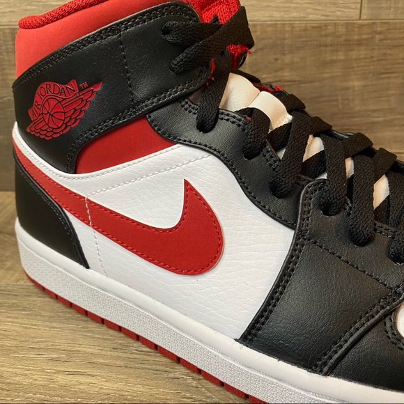 Jordan 1 Mid ‘Black Gym Red’ - Picture 6 of 9